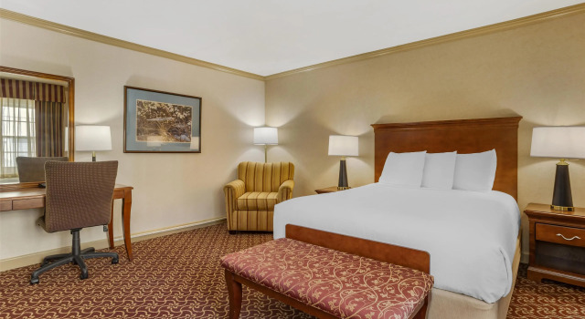 Двухместный номер Standard Best Western PLUS Morristown Inn-Florham Park