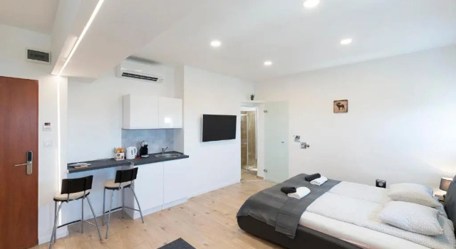 Апартаменты Madach Apartment