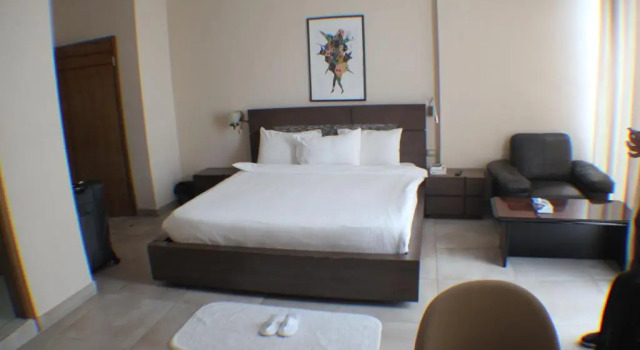 Полулюкс Deluxe Murex Plaza Hotel & Suites