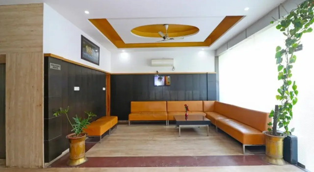 Rc Hotel By OYO Rooms, Rezervovat Hotel Hotely v Rewari s parkováním, Parkování