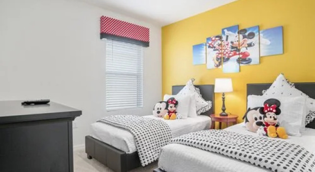 Solterra by Tropical Escape Resort Homes - 5 Nights, Davenport, USA