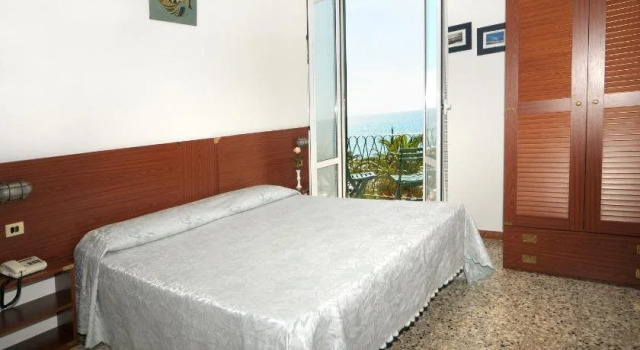 Hotel Gambone, Buchen Sie Hotel Finale Ligure Palmenriviera