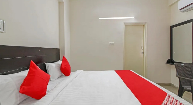 OYO 63021 Hotel Hill 9, Rezerwuj Hotel Hajdarabad 
