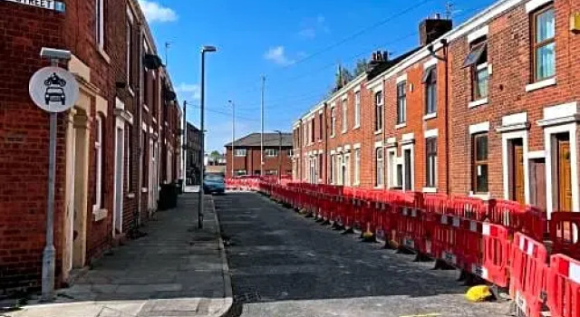 PC LODGE Kingswood ST PRESTON R1, Забронировать Отель Престон Ланкашир, рядом с Железнодорожный вокзал Престона