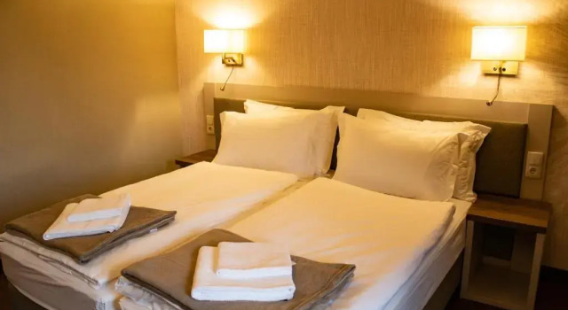 Öreg Halász Hotel és Étterem, Rezervovat Hotel  