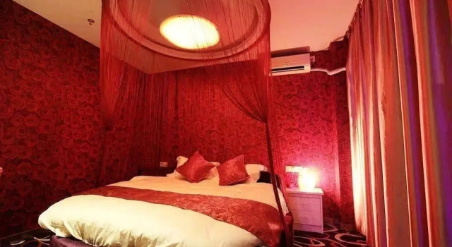 Zhuimei Theme Hotel