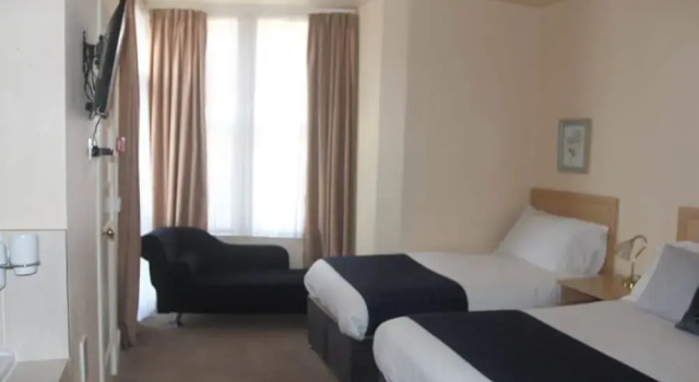 Трёхместный номер Standard с видом на сад Bryn-Y-Mor Hotel