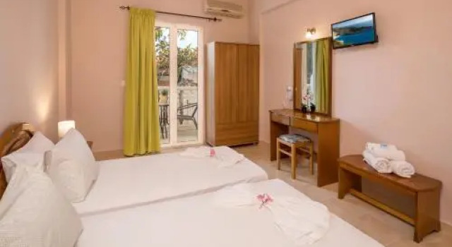 Mare Blu Studios & Suites