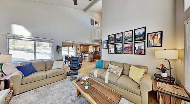 33 Corinthian Circle 4 Bedroom Home by Redawning, Book Feriehus Villaer i Dillon, Villa