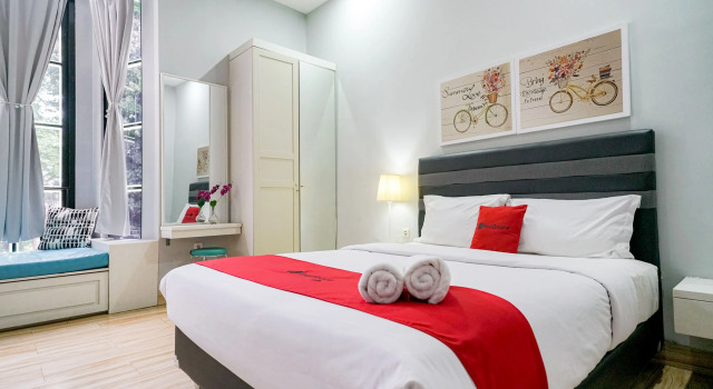 Номер Premium RedDoorz Premium near RS Pondok Indah