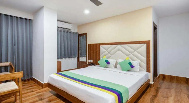 Treebo Royal Palace, Zoo Road, Varaa Hotelli 3 tähden hotellit kohteessa Assam, 3*