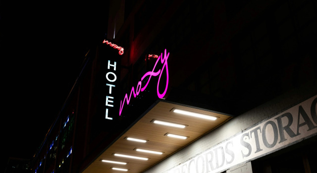 Moxy Nashville Downtown, Забронировать Отель Юг Нашвилл Нэшвилл, рядом с Детский театр Нашвилла
