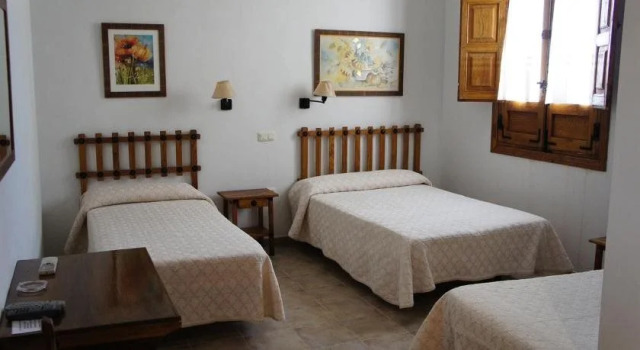 Hostal La Colonial, Prenota Hotel Madrigal de la Vera 