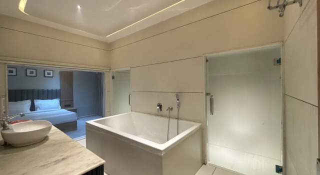 Номер Luxury City Connect by Downtown Udaipur