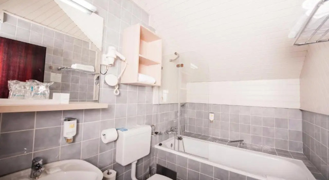 Номер Standard Hotel Zagreb - Health & Beauty