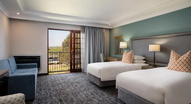 Четырёхместный номер Superior Premier Hotel Roodevalley