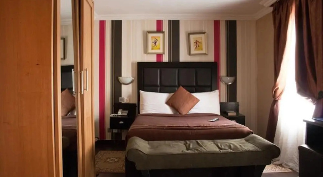 Номер Deluxe Hotel Valerie Suites