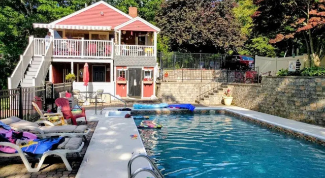 Коттедж Coastal Comfort With Stunning Harbor Views 3 Bedroom Home