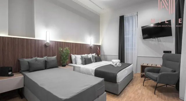 Трёхместный номер Standard с балконом Esther Suites, Nilie Hospitality MGMT