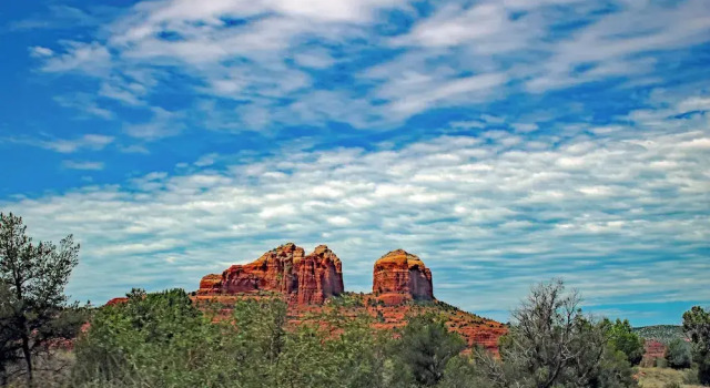 Deck & Golf Course Views: Munds Park Condo!, Book Hotel Munds Park Arizona