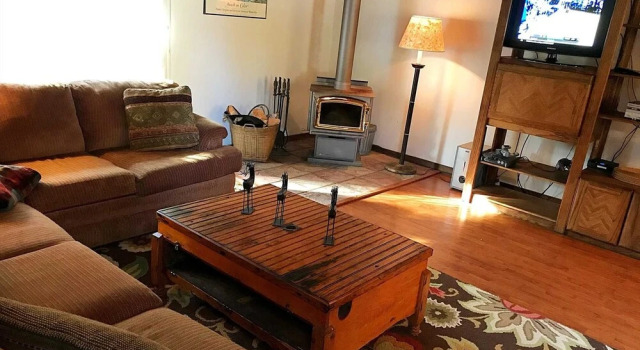 Mammoth S #217 2 Bedroom Condo, Забронировать Апартаменты/квартира Апартаменты Маммот-Лейкс, рядом с Гондольный подъемник Вилидж, Апартаменты/квартира