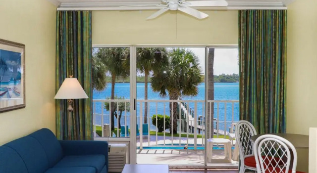 Люкс Deluxe Jupiter Waterfront Inn