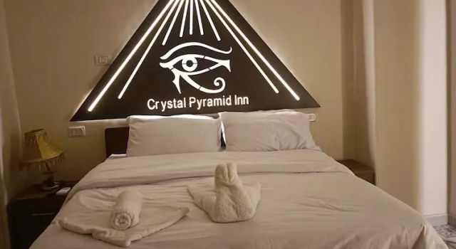 Номер Classic Crystal pyramid inn