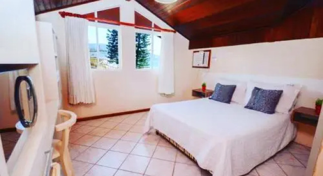 Pousada Vila Del Mare - Frente Praia, Забронировать Отель Бомбиньяс Санта-Катарина