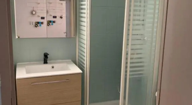 Appartement T2 sur le port avec place de parking, Book Lejlighed Hoteller i Corbières med parkering, Parkering
