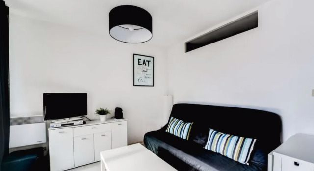 Les Floralies II 8598, Book Hotel Hotels in Camargue with a Pool, Swimming Pool
