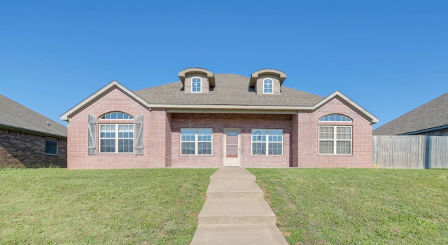 Central Bentonville Home With Fenced Yard!, Забронировать Дом для отпуска Виллы Бентонвилл, Вилла