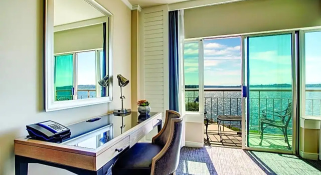 Двухместный номер Standard с балконом The Woodmark Hotel & Still Spa on Lake Washington