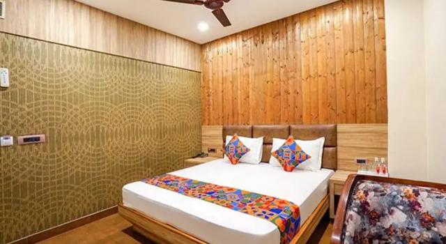 Номер Deluxe FabHotel Prime Tushar Elegant