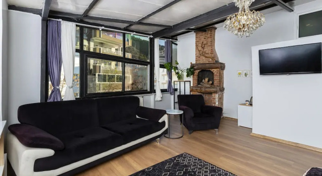 Студия Deluxe 8 Rooms House