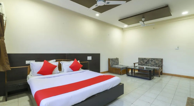 Номер Standard Palette by CheckIn Bhimpore Daman Formerly Hotel Hilltop