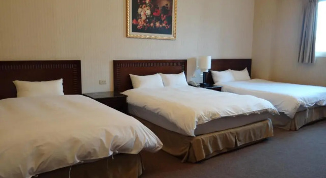Семейный номер Standard Wuzhou Hotel