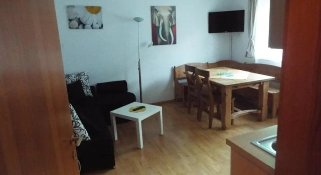 Ferienwohnung "Die 14", Rezerwuj Hotel Hotele w Tyrol z parkingiem, Parking