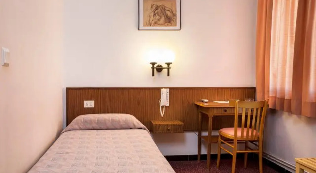 Одноместный номер Standard с балконом Hotel Emporium