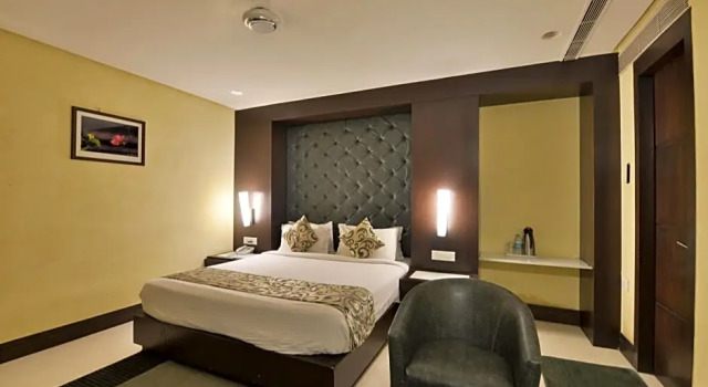 Номер Deluxe Hotel The Golden Oak Central by Citrus Prime