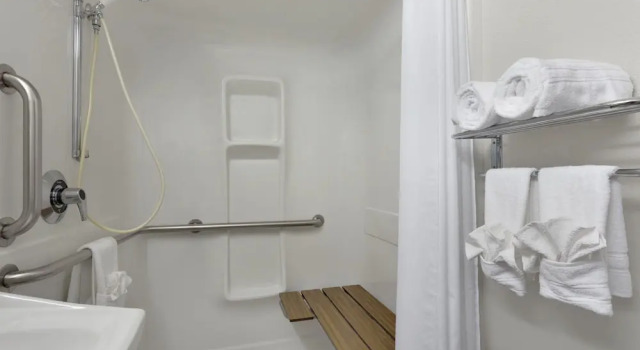 Номер Standard Microtel Inn By Wyndham Louisville East