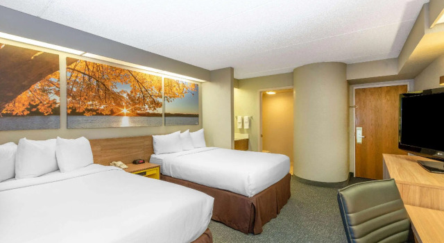 Четырёхместный номер Business Days Inn by Wyndham Eagan Minnesota Near Mall of America