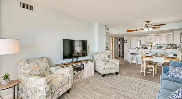 Great for Families! Murrells Inlet Beachfront Gem, Забронировать Апартаменты/квартира Пляж Гарден-Сити Южная Каролина