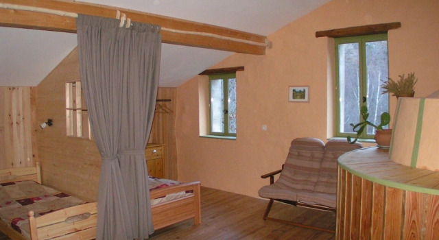 Chambres d'Hotes Ecogite du Mas de Trape, Book Bed and Breakfast Hoteller i Ayguatebia-Talau med parkering, Parkering