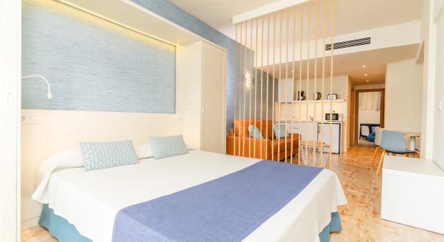 Отель HOVIMA La Pinta Beachfront Family