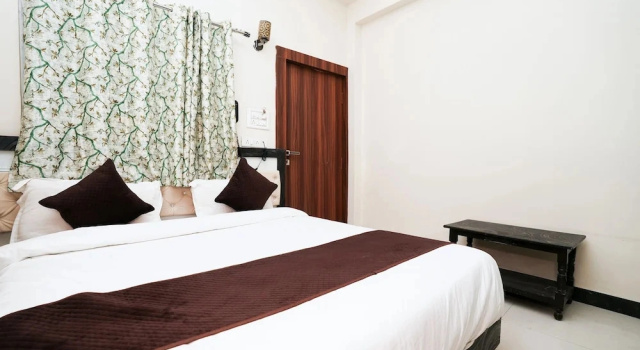 Hotel The Galaxy, Prenota Hotel Dabok Rajasthan