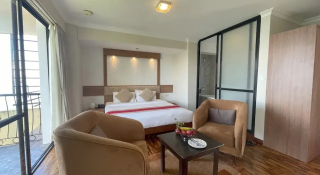 Люкс c 1 комнатой с балконом и с видом на горы Hotel Himalayan Villa - Nagarkot
