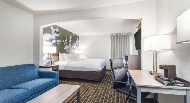 Люкс Clarion Pointe South Boston - Danville East