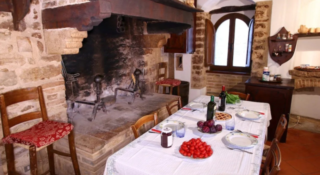 This Medieval Castle in Umbria Dates From the 13th Century, Réserver Hôtel Gualdo Cattaneo 