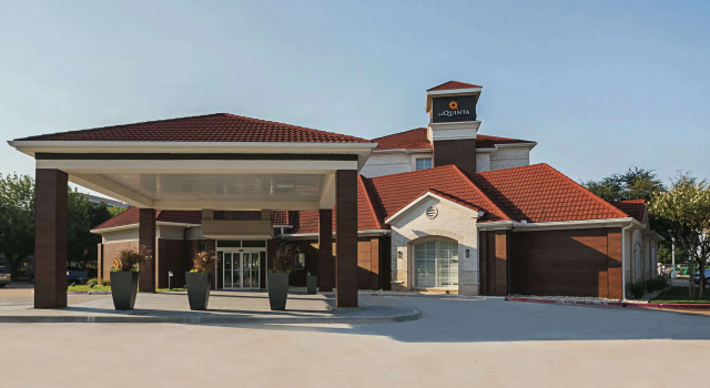 La Quinta by Wyndham Dallas Plano West, Забронировать Отель Плейно Dallas - Fort Worth Metropolitan Area, рядом с WellBridge Healthcare Greater Dallas