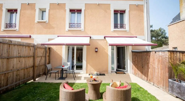Трёхместный номер Superior с видом на сад Hôtel La Villefromoy Saint-Malo